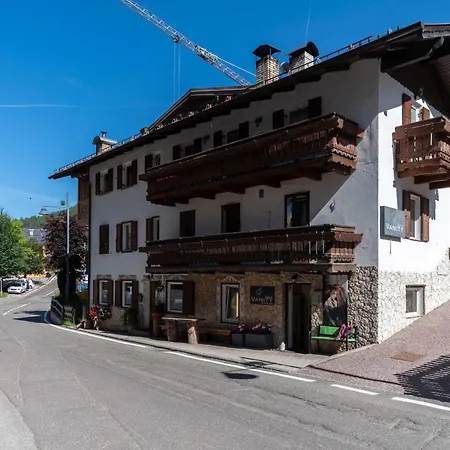 Da Giulia Lägenhet Canazei